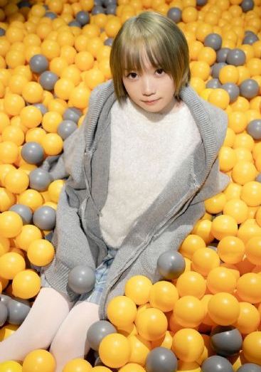 两男一女3p揉着她的奶视频