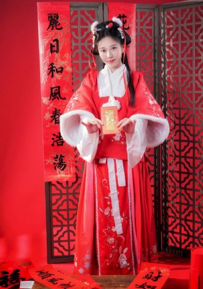 女搜查官紧身皮衣调教