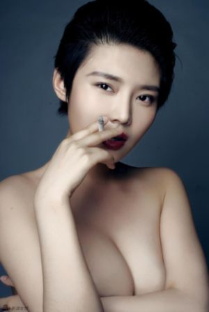 丰满的的女老板bd高清