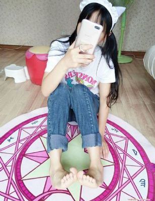 年轻的小婊5线观高清5中字电影