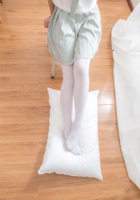 胸大的女大学生
