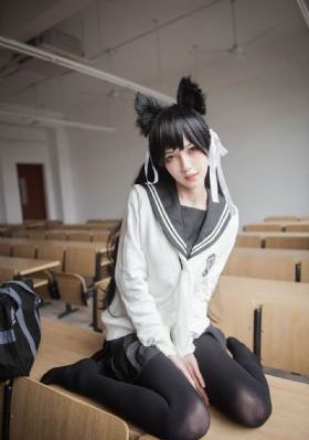 《年轻女教师3》在线观看